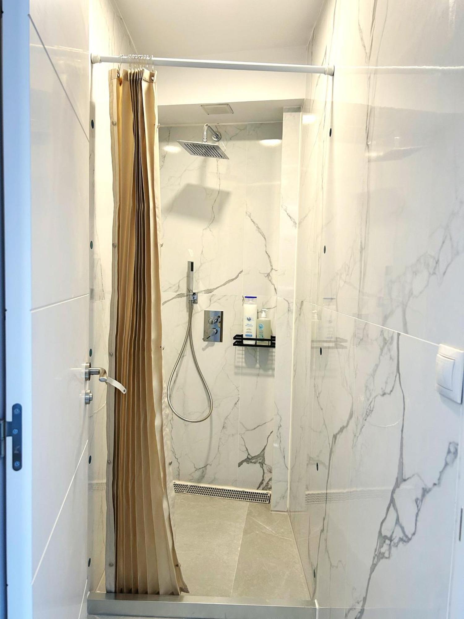 Unplan Hostel مدريد المظهر الخارجي الصورة